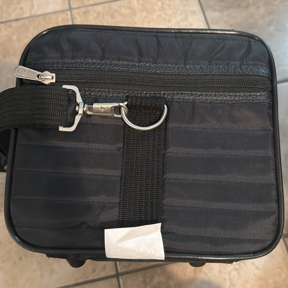 Small pet carrier “Sherpa”